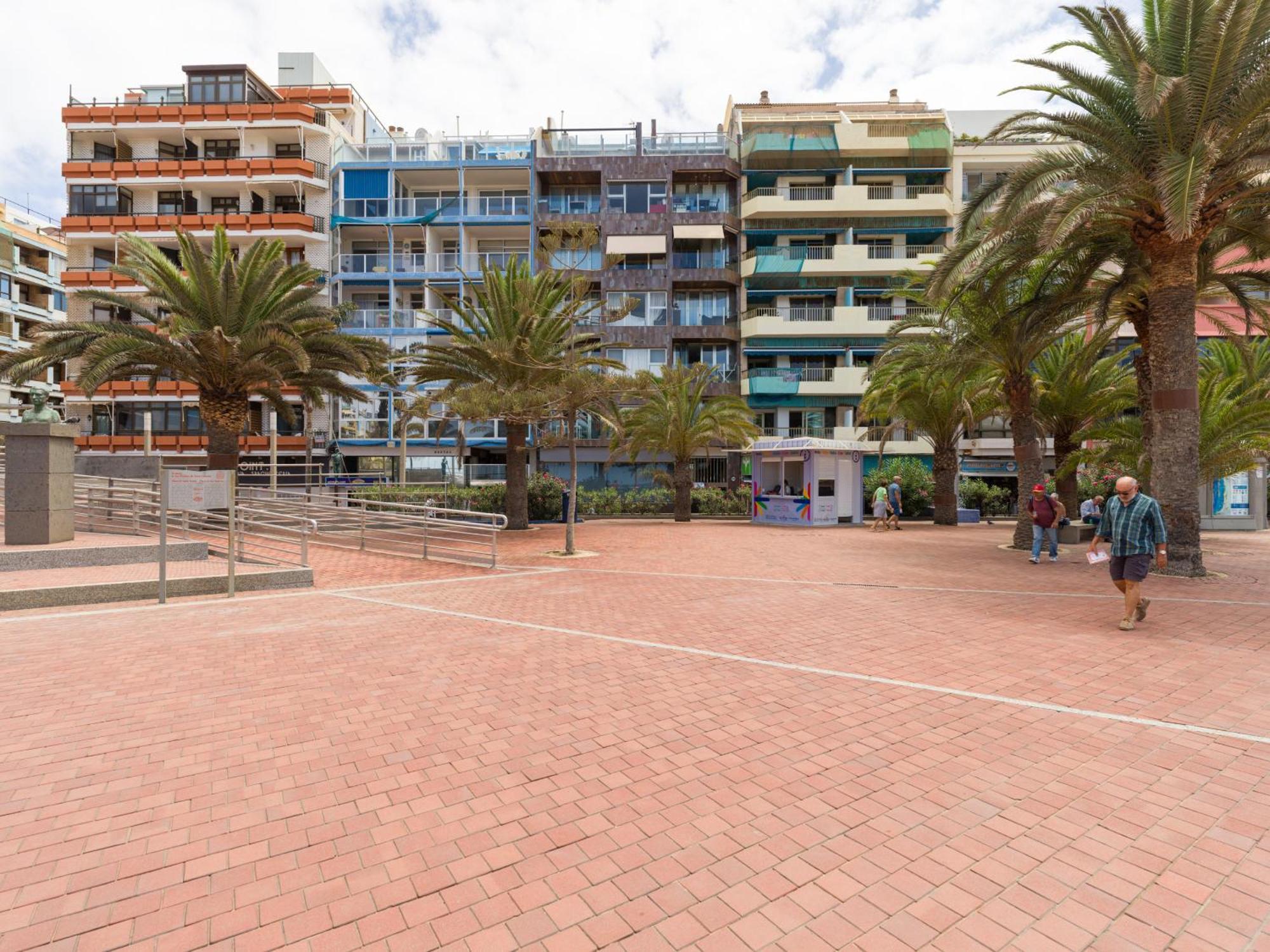 Great Balcony Over Blue Sea By Canariasgetaway Las Palmas Exterior photo